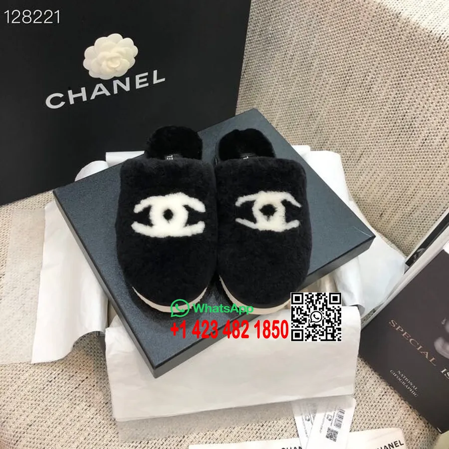 Chanel CC Fur Slippers  Fall/Winter 2020 Collection,  Black