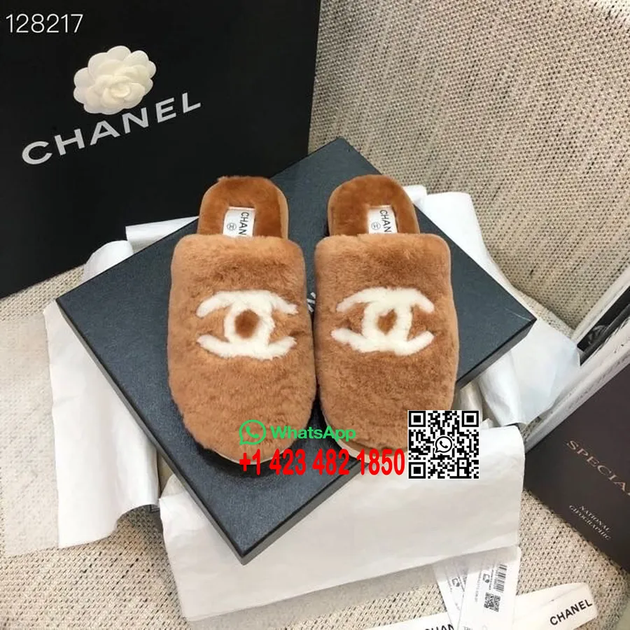 Chinelos De Pele Chanel Cc Coleção Outono / Inverno 2020, Marrom