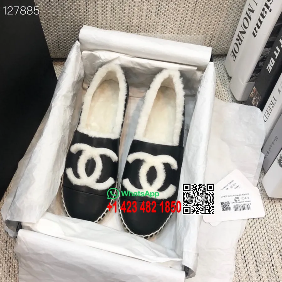 Chanel Alpercatas De Pele De Shearling Couro De Cordeiro Coleção Outono / Inverno 2020, Preto / Branco