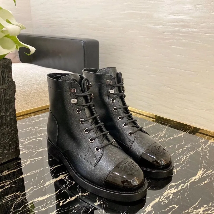 Chanel-Stiefeletten Aus Kalbsleder, Herbst-/Winterkollektion 2020, Metallic-schwarz