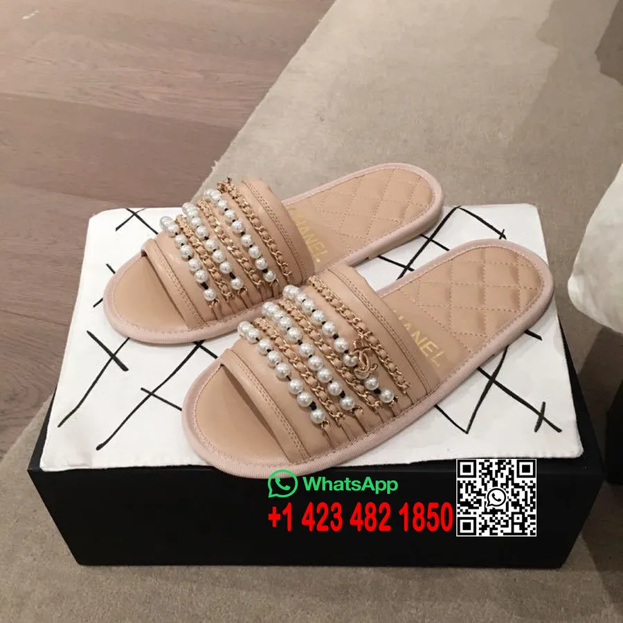 Chanel Chinelos Acolchoados Com Pérolas Em Pvc/couro De Pele De Cordeiro Coleção Primavera/verão 2020, Bege