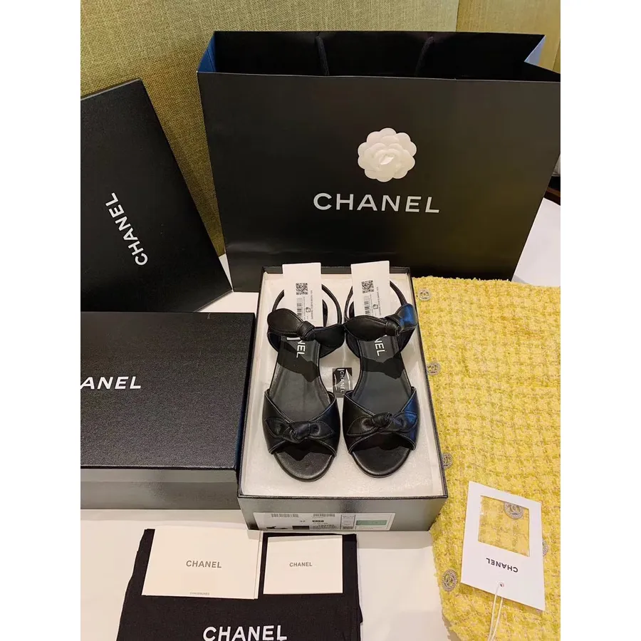 Sandalias Chanel Con Nudo Piel De Becerro Colección Primavera/verano 2020, Negro