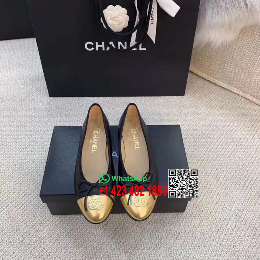 Chanel Ballerina Flats Calfskin Leather Spring/Summer 2020 Collection, Black/Gold