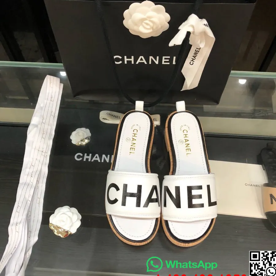 Sandales Mule Chanel En Cuir De Veau Collection Printemps/été 2020 Acte 2, Blanc