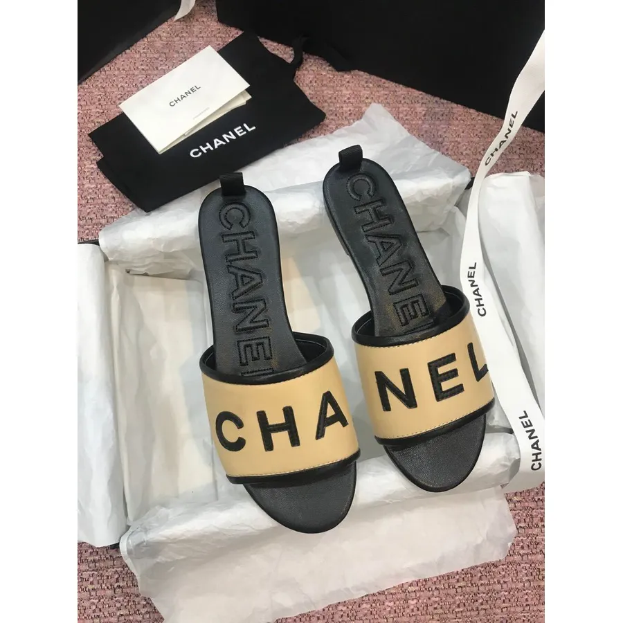 Chanel Mule Sandalen Kalbsleder Frühjahr/sommer 2020 Act 2 Kollektion, Beige/schwarz