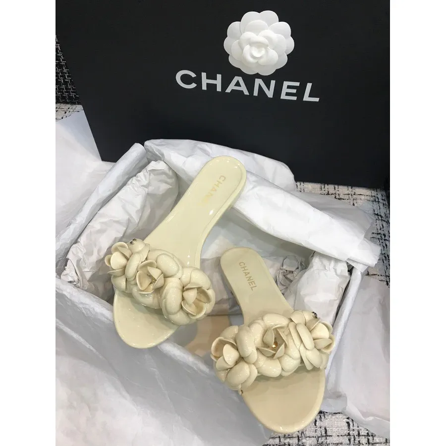 Chanel Camelia Flower Pvc Jelly Sandaler Vår/sommer 2020 Kolleksjon, Beige