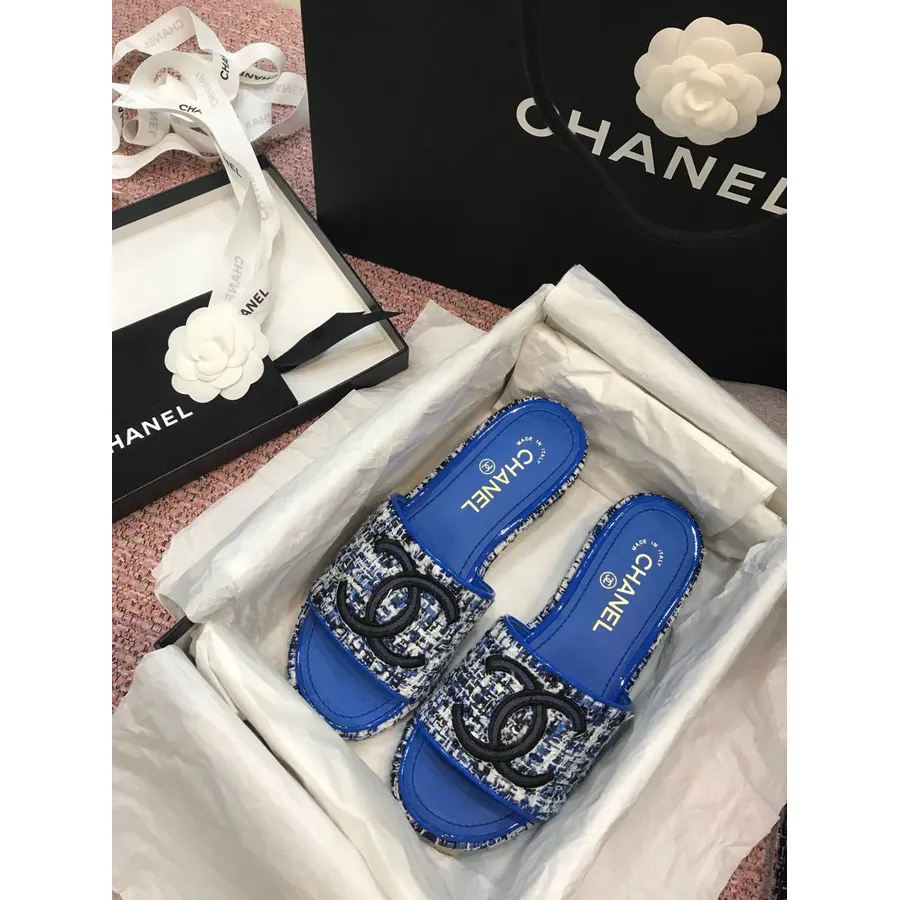 Chanel Tweed Cc Logo Mule Sandalen Kalbsleder Frühjahr/sommer 2020 Act 2 Kollektion, Elektrisches Blau