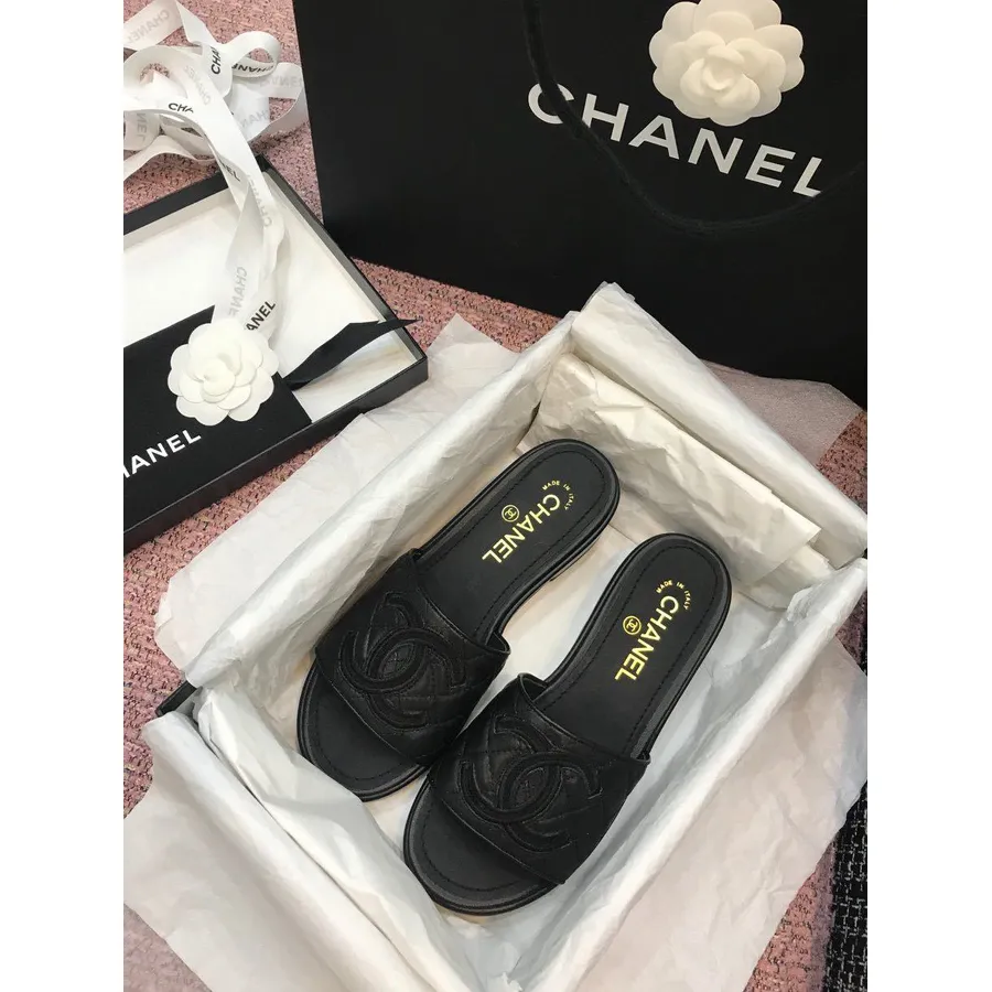 Chanel Cc Logo Sandale Mule Piele De Vițel Colecția Primăvară/vară 2020 Act 2, Negru