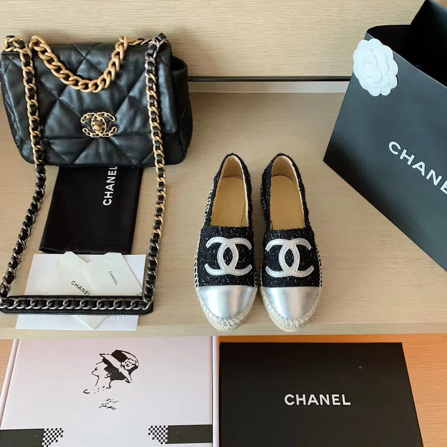 Chanel Tweed Espadrilles Lampaannahkainen Kevät/kesä 2020 Mallisto, Musta/hopea