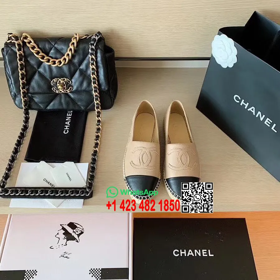 Chanel Espadrilles Lammleder Frühjahr/Sommer 2020 Kollektion, Beige/Schwarz