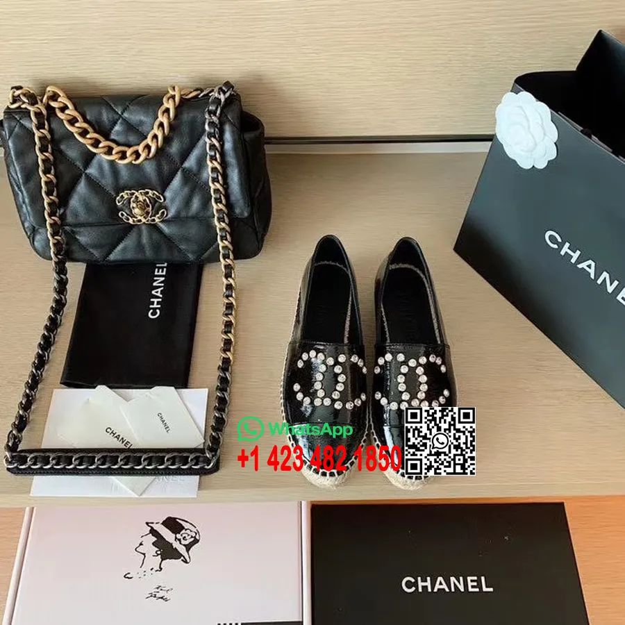 Alpargatas Chanel Con Pedrería De Charol Colección Primavera/verano 2020, Negro