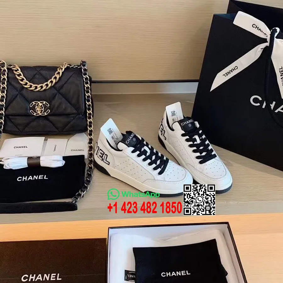 Chanel спортни маратонки от телешка кожа колекция пролет/лято 2020, бяло/черно