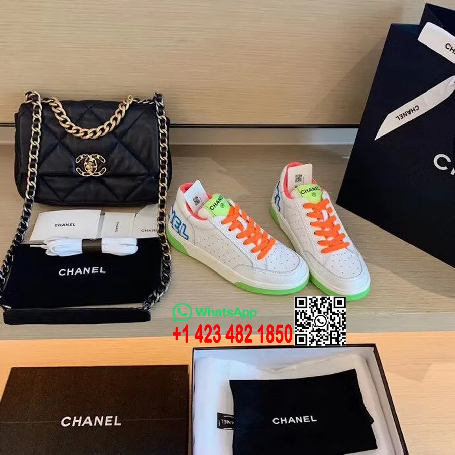 Baskets Chanel Sports Trainer En Cuir De Veau Collection Printemps/été 2020, Jaune Fluo/orange Fluo