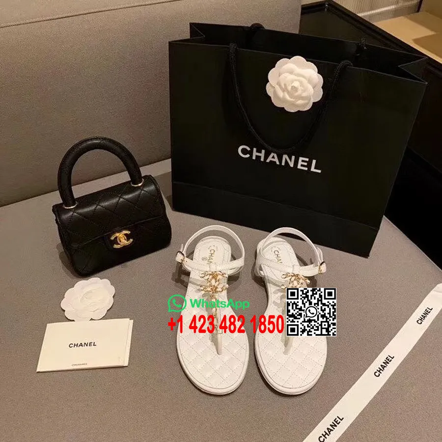 Chanel Cc Logotyp Quiltade Stringsandaler Kalvskinn Vår/sommar 2020 Akt 2 Kollektion, Vit