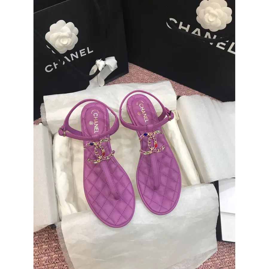 Chanel Cc Logo Zehenstegsandalen Kalbsleder Frühjahr/sommer 2020 Act 2 Kollektion, Lila