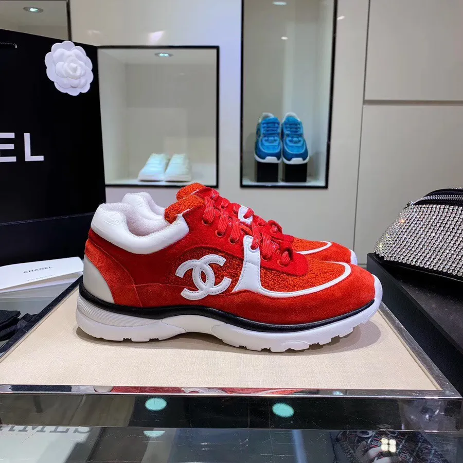 Chanel Tweed Trainer Sneakers Lammleder Und Wildleder Frühjahr/Sommer 2020 Kollektion, Rot/weiß