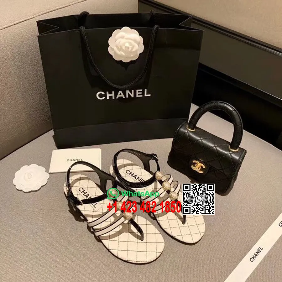 Chanel Sandalias Con Tiras Y Adornos De Perlas Piel De Becerro Colección Primavera/verano 2020 Acto 1, Negro/blanco