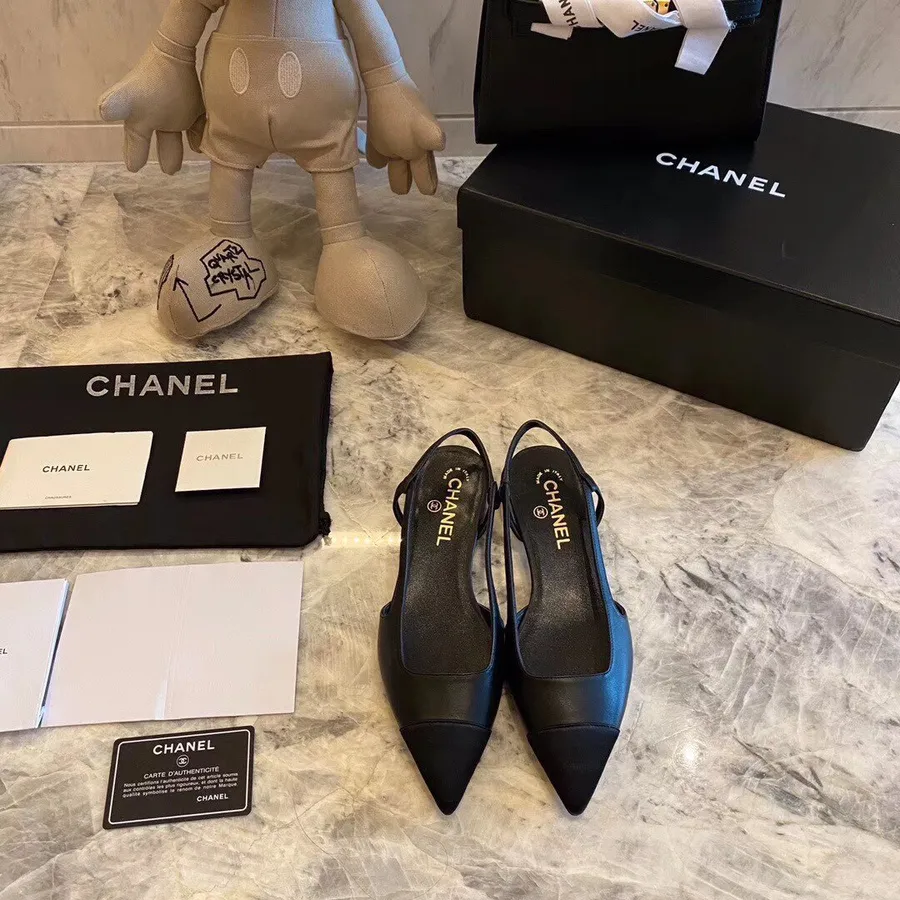 Chanel Slingback Lapos Szandál Borjúbőr 2020 Tavaszi/nyári Felvonás 1 Kollekció, Fekete