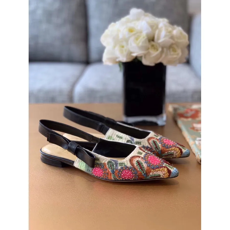 Christian Dior Sweet-d Lapos Gyöngy Hímzett Slingback Szandál 2019 Tavaszi/nyári Kollekció, Rózsaszín/zöld Multi