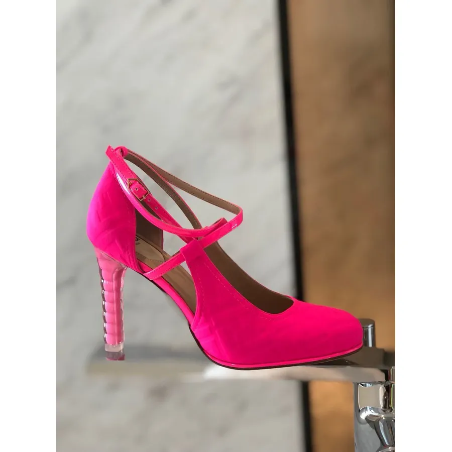 Fendi FF Logo Runway Heels Koleksi Calfskin Leather Spring/Summer 2020, Hot Pink