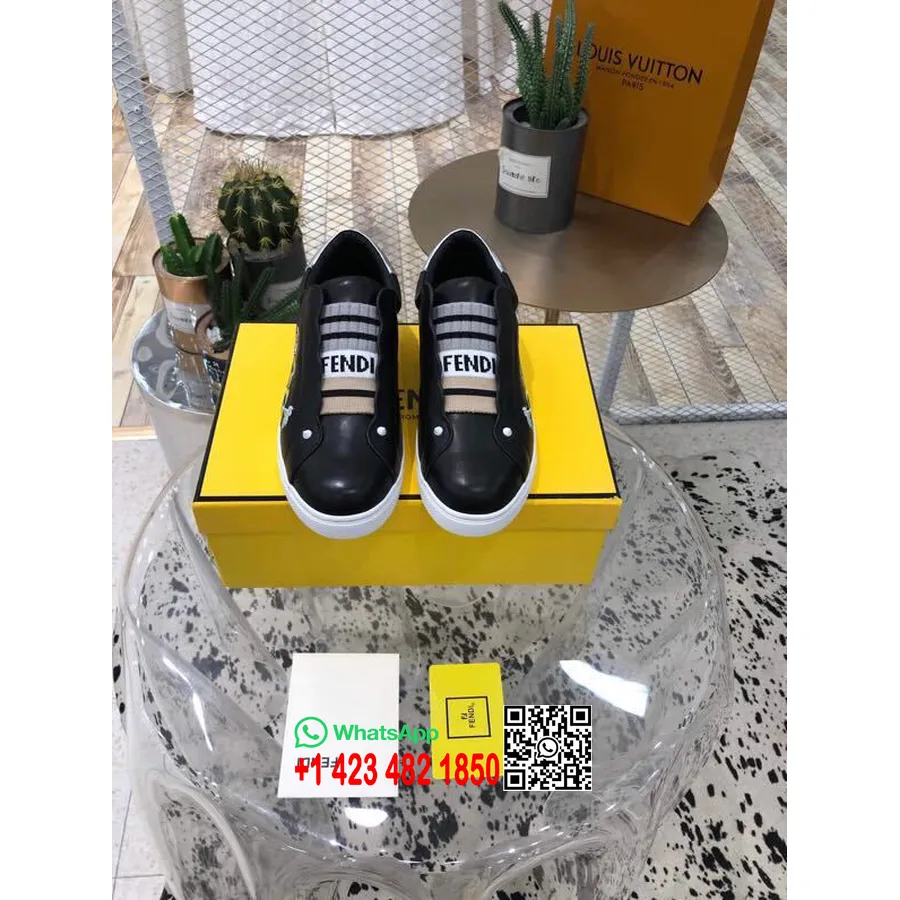 Fendi Rockoko Blomsterbroderi Slip-on Sneakers Kalveskind Forår/sommer 2019 Kollektion, Sort