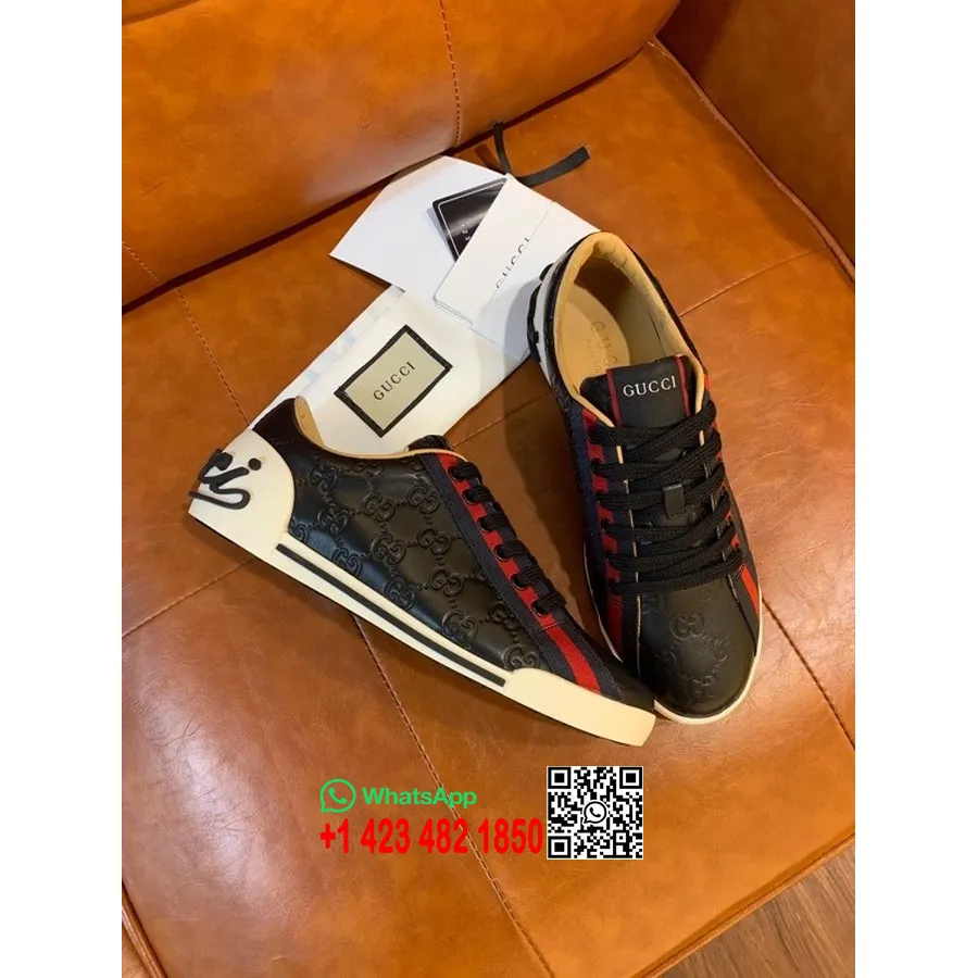 Gucci Præget Gg Script Logo Lav Top Sneakers Kalveskind Forår/sommer 2022 Kollektion, Sort