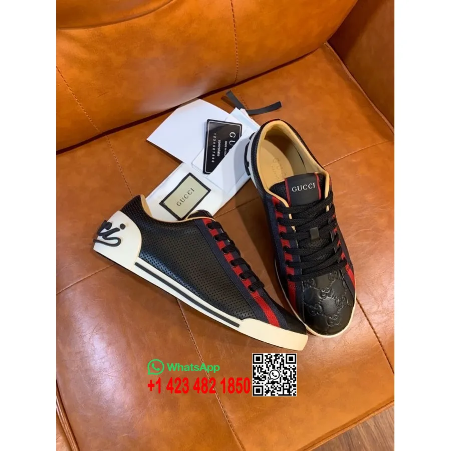 Gucci Perforerad Script Logotyp Låga Sneakers Kalvskinn Läder Vår/sommar 2022 Kollektion, Svart