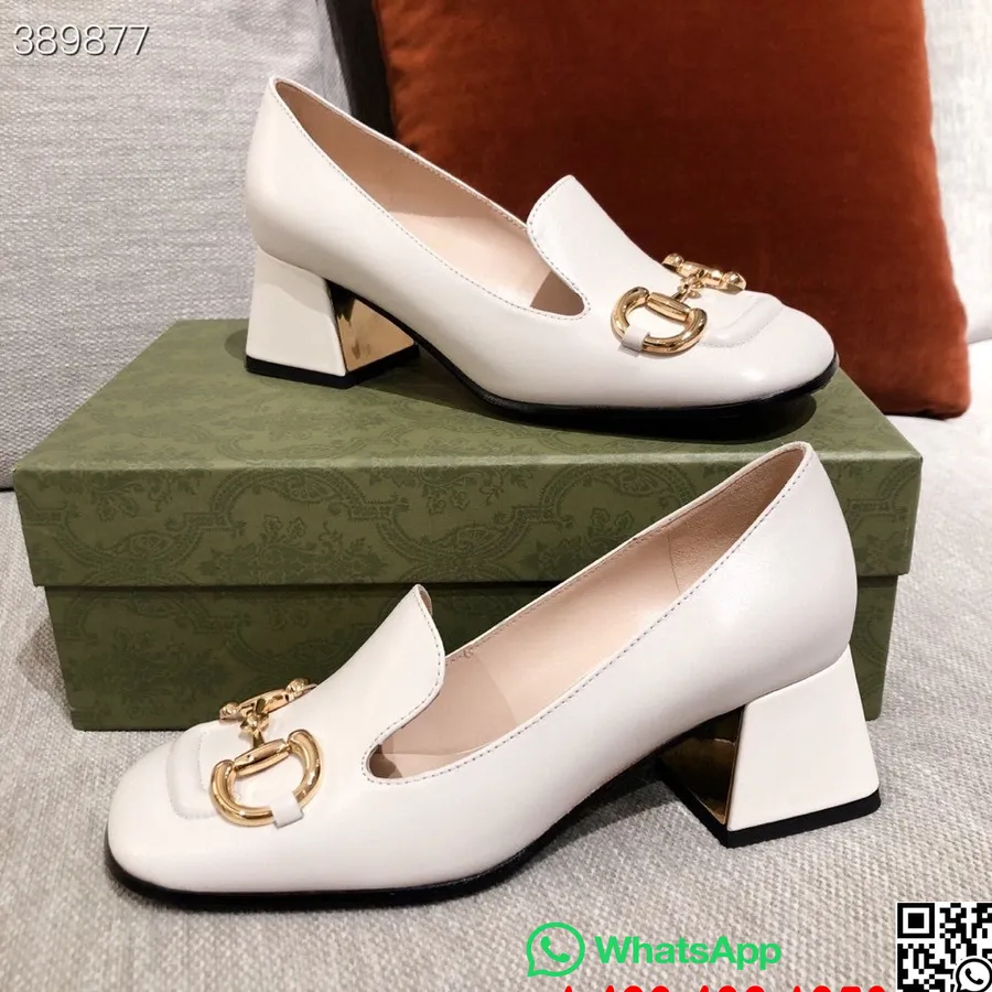 Escarpins Bloc Mi-talon Avec Chaîne à Mors De Cheval Gucci Collection Automne/hiver 2021 En Cuir De Veau, Blanc