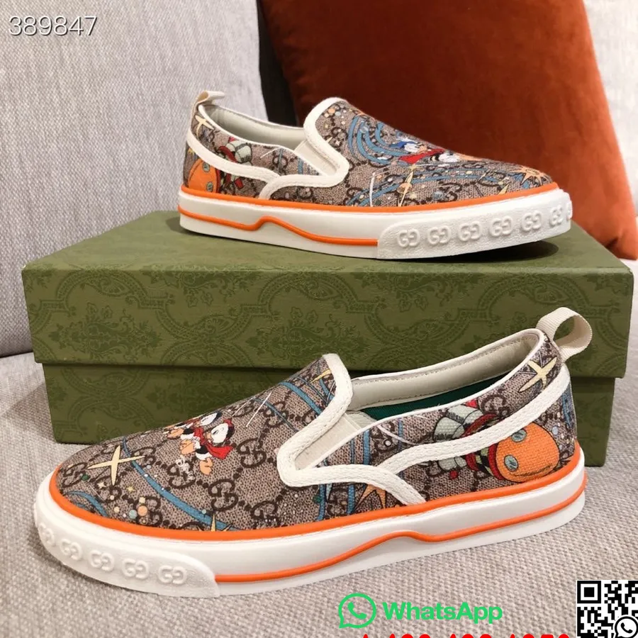 Gucci X Disney Tennis 1977 Sepatu Kets Slip On Kulit Anak Sapi Koleksi Musim Gugur/dingin 2021, Krem