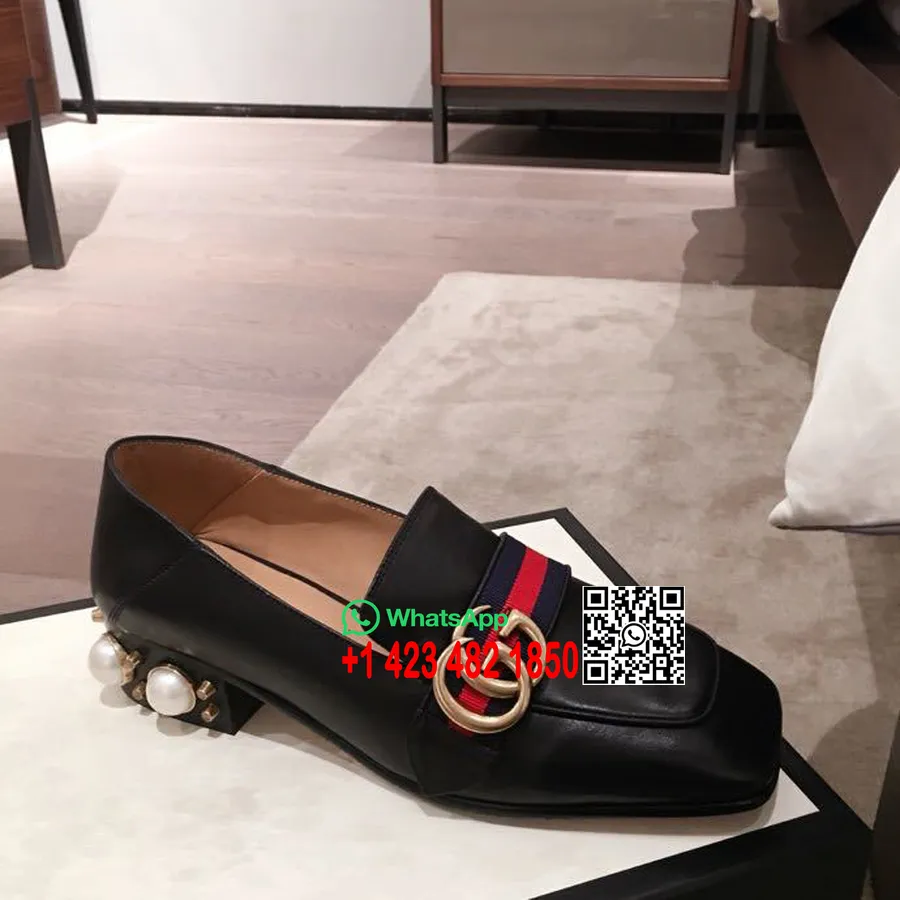 Gucci Pearl Embelished Peyton Mid-Heels Calfskin Leather Spring/Summer 2020 Collection, Black