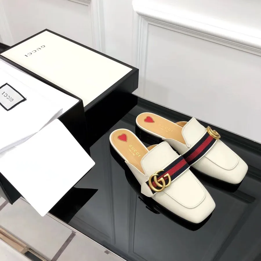 Gucci Peyton Papucs 423694 Borjúbőr őszi/téli 2019 Kollekció, Fehér