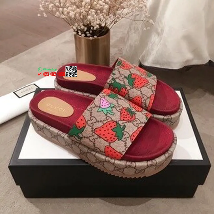 Sandale Gucci Angelina Strawberry Gg Logo Canvas Cu Formă Plată 573019 Colecția Primăvară/vară 2019 Maro