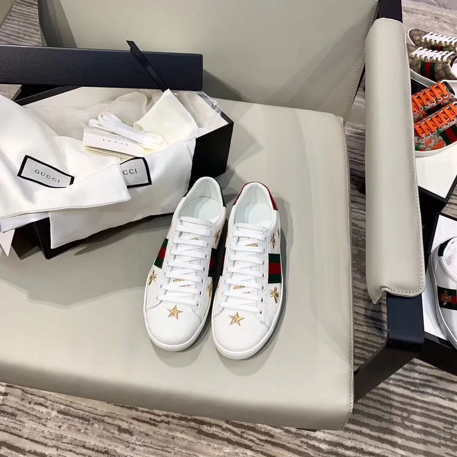 Gucci Ace Sneaker Med Bier Og Stjerner 386750 Kalveskind Forår/sommer 2019 Kollektion, Hvid