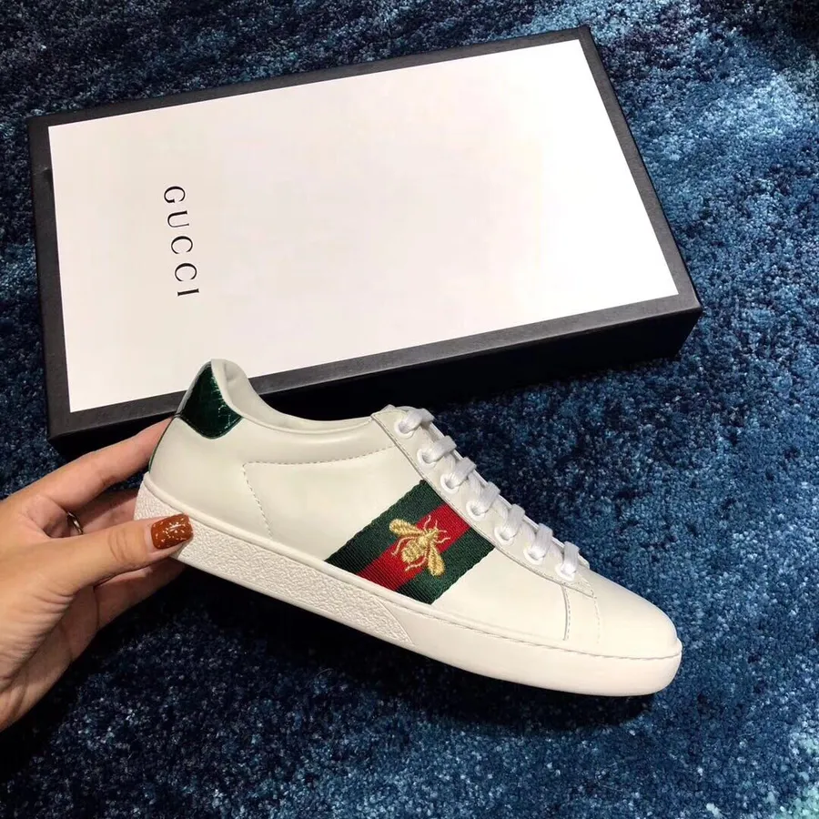 Zapatilla Gucci Ace Con Bordado De Abeja 429446 Piel De Becerro Colección Primavera/verano 2018 Blanco