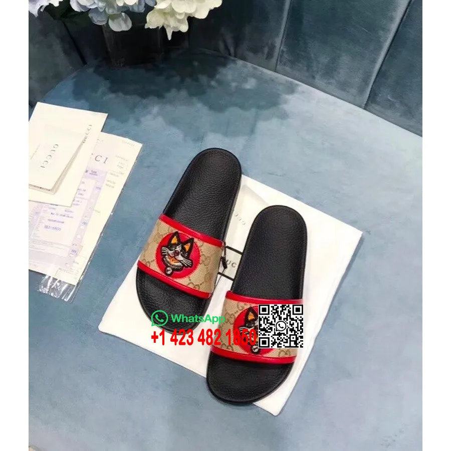 Gucci Gg Supreme Slide With Dog Pursuit Canvas Slide Pool Sandaler Vår/sommar 2018 Kollektion Röd/beige