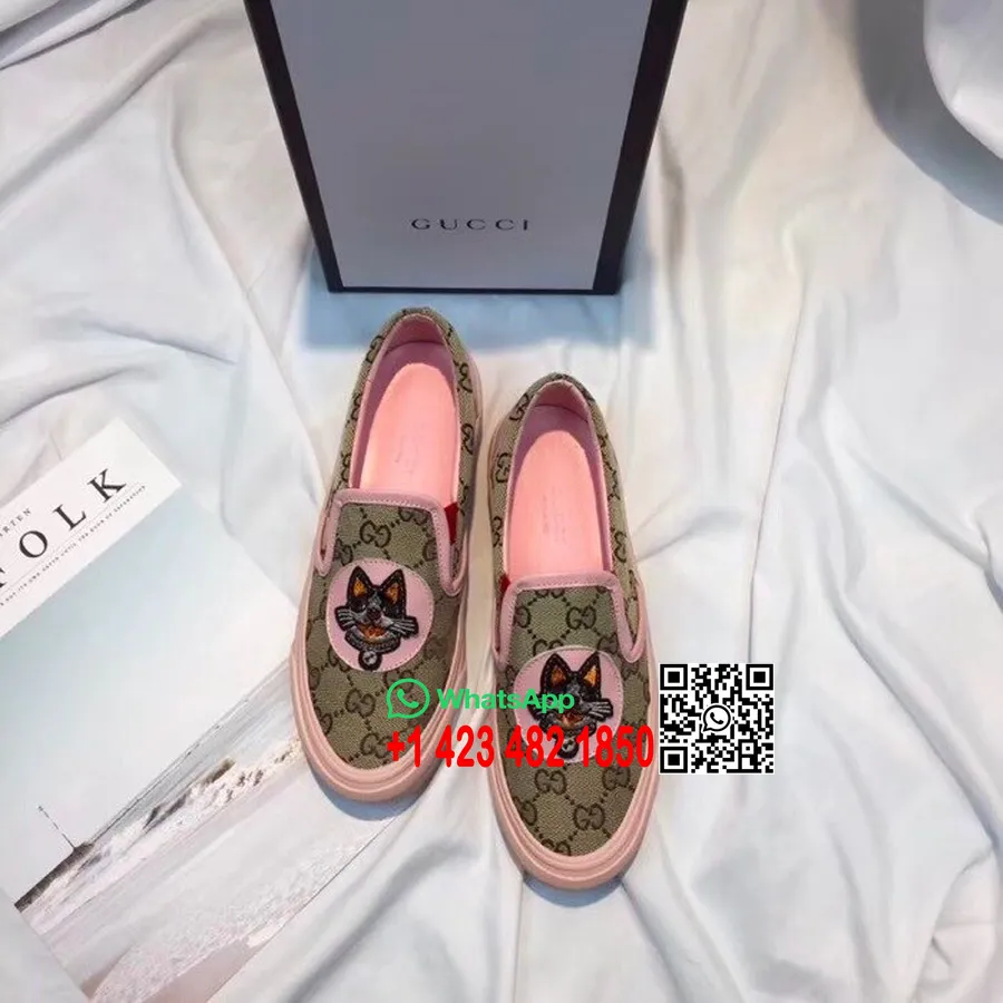 Gucci Dublin Angry Cat GG Supreme Skate Sneakers Spring/Summer 2018 Collection Pink