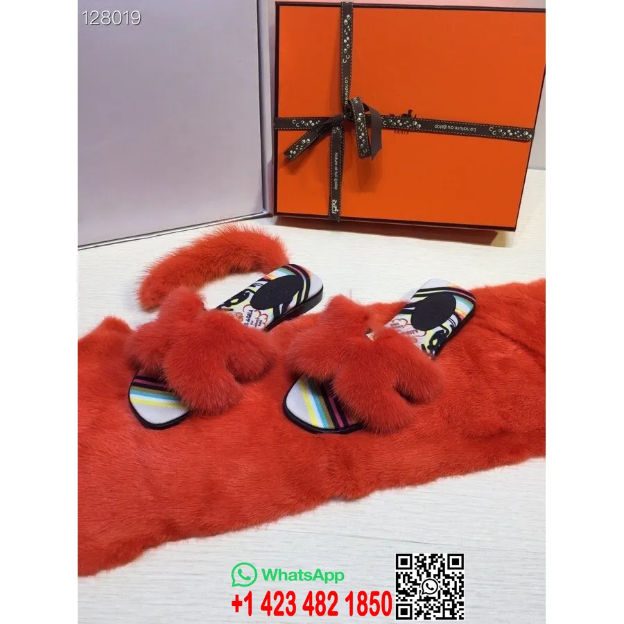 Koleksi Hermes Oran Mink Fur Flat Mules Musim Gugur/dingin 2020, Oranye