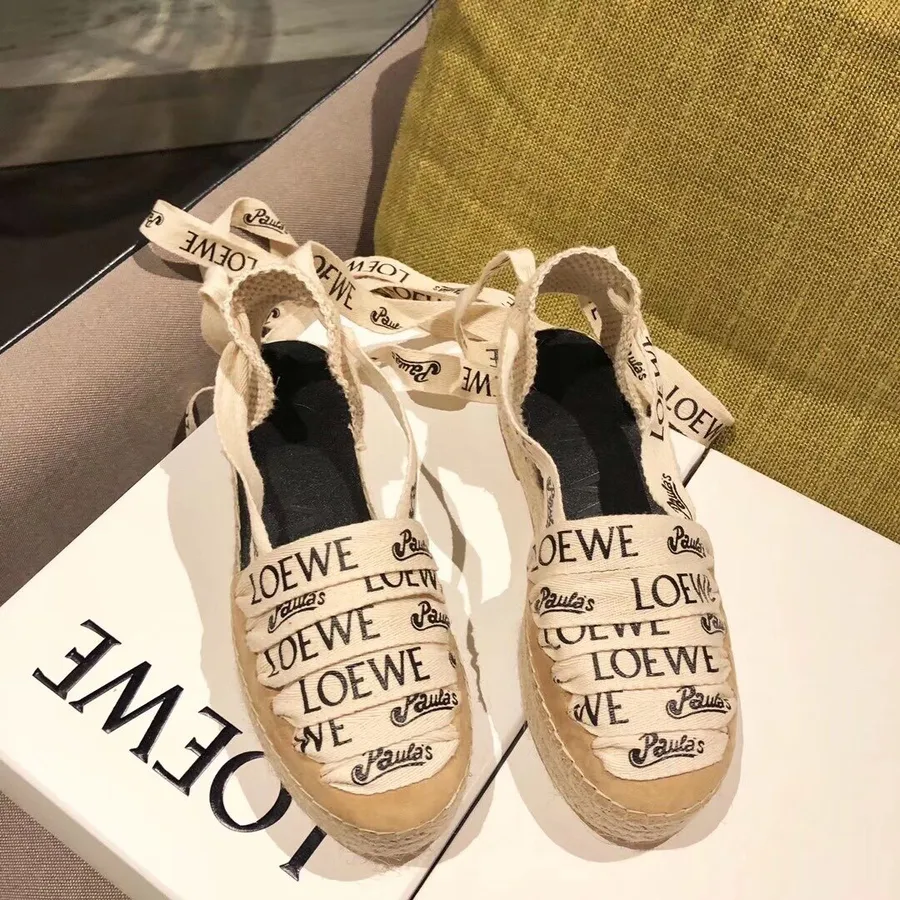 Loewe X Paula's Ibiza Logóval Domborított Espadrilles Borjúbőr 2019 Tavaszi/nyári Kollekció, Fehér