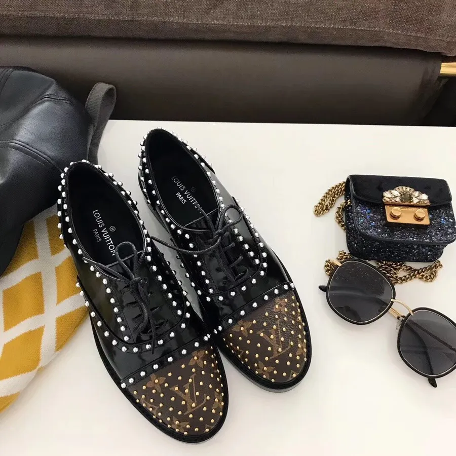 Louis Vuitton Loaferji Z Vezalkami Iz Sijočega Telečjega Usnja, Kolekcija Jesen/zima 2019 1a4ev5, črni/rjavi