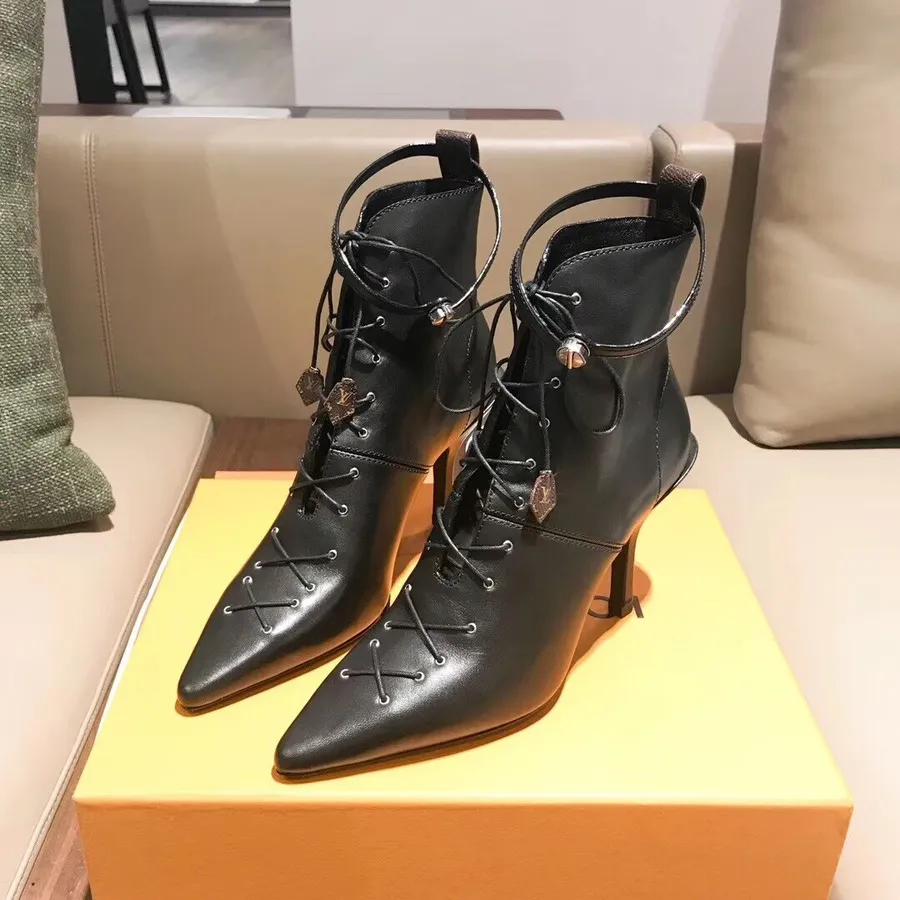 Bottines Louis Vuitton Janet Cuir De Veau Collection Automne/hiver 2019 1a57nc Noir