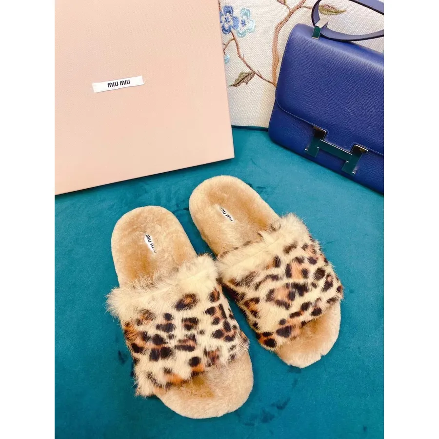 Sandali Miu Miu Slide In Pelliccia Collezione Autunno/inverno 2021, Marrone