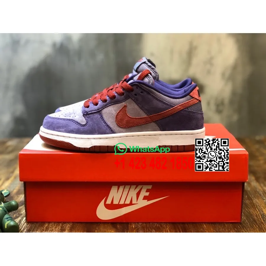 Nike SB Dunk Low Top Sneakers Suede/Calfskin Leather Spring/Summer 2022 Collection, Purple/Red