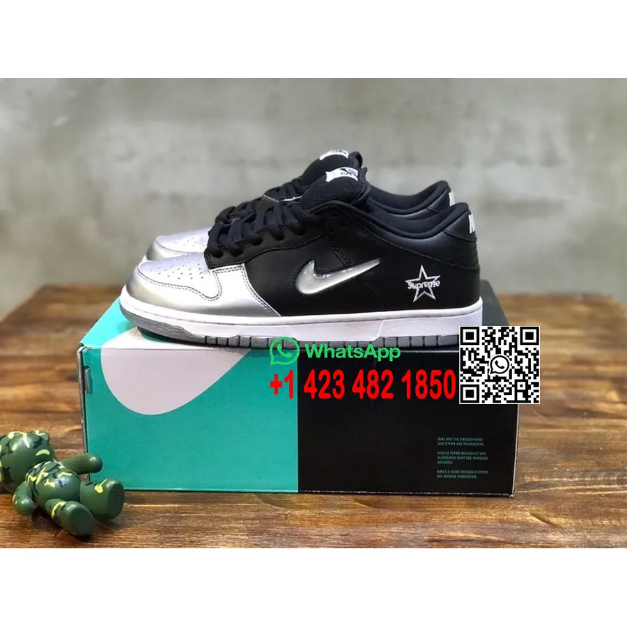 Nike Sb Suprême Og Dunk Low Top Sneakers Cuir De Veau Collection Printemps/été 2022, Noir/argent/blanc