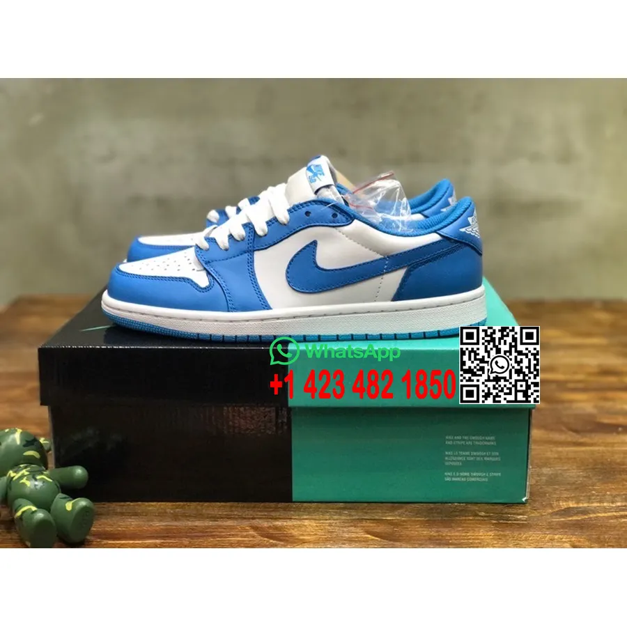 Nike Dunk Low Top Sneakers Calfskin Leather Spring/Summer 2022 Collection, Blue/White