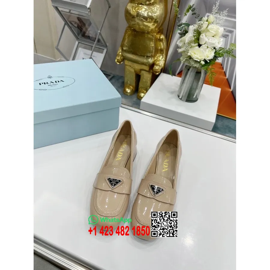 Prada Logo Loafers Lakk Vår/sommer 2022 Kolleksjon, Beige