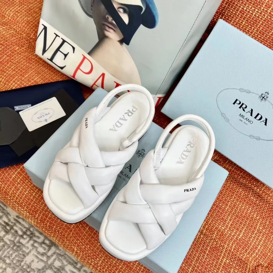 Prada Criss-cross-plateau-sandalen Aus Kalbsleder, Frühjahr/sommer-kollektion 2021, Weiß