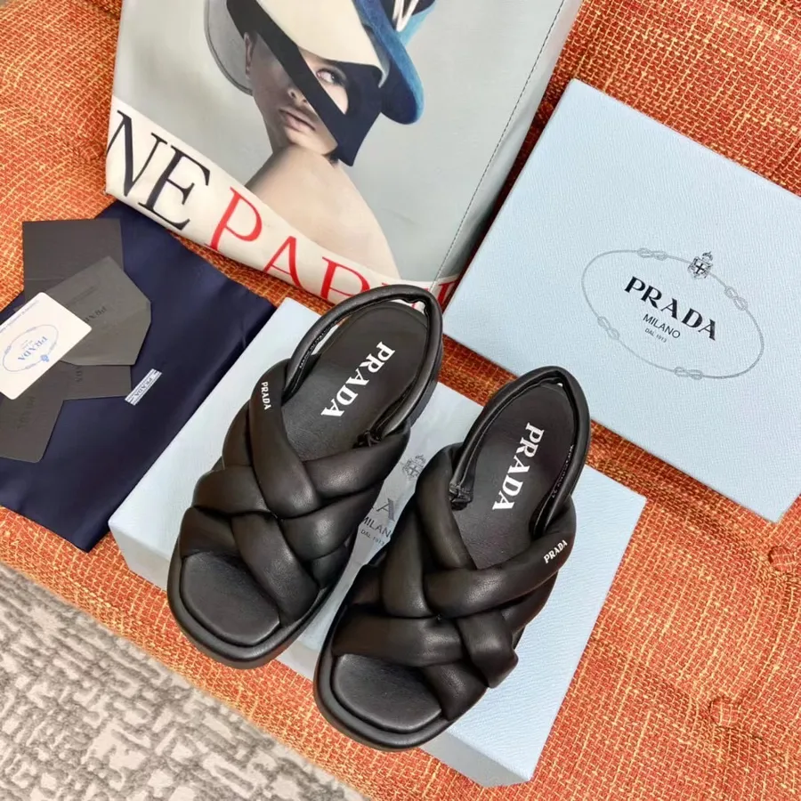 Prada Criss-Cross-Plateau-Sandalen Aus Kalbsleder, Frühjahr/sommer-kollektion 2021, Schwarz