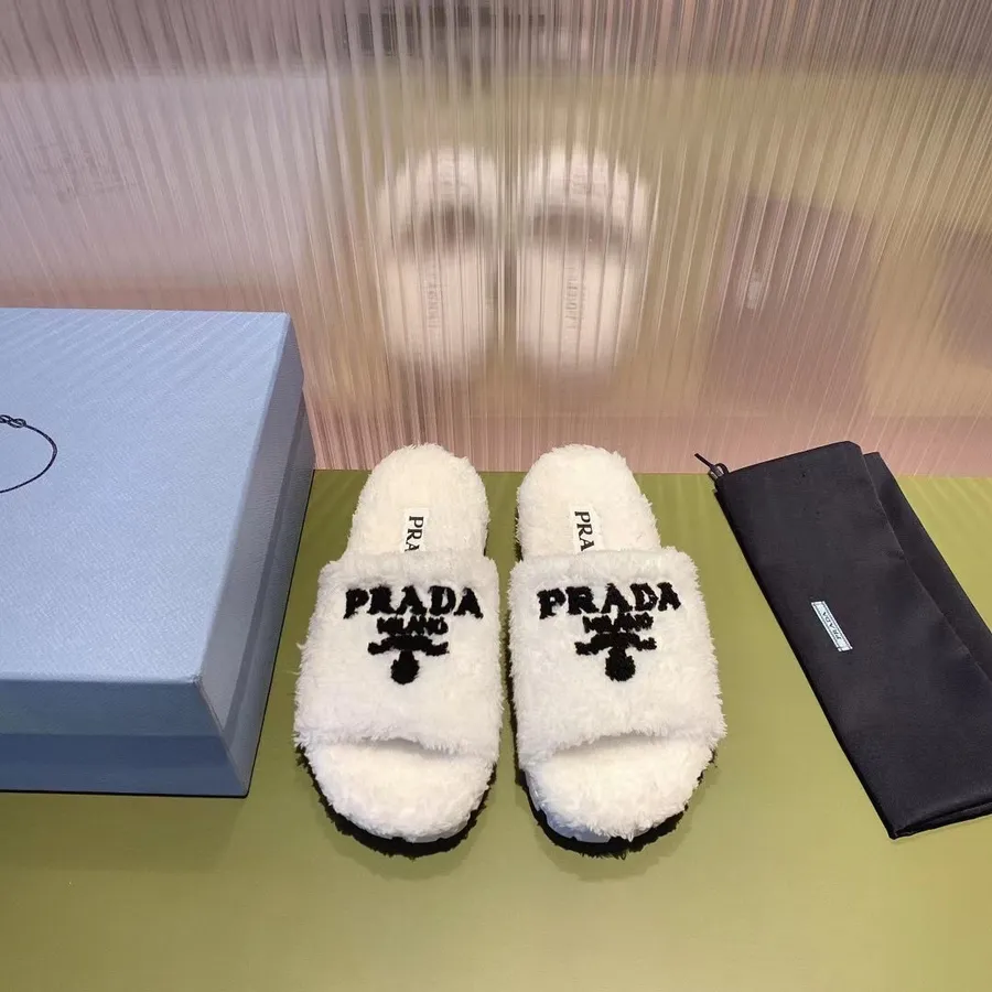 Prada Fur Slide Sandalskin Couro De Bezerro Coleção Outono/inverno 2021, Branco/preto