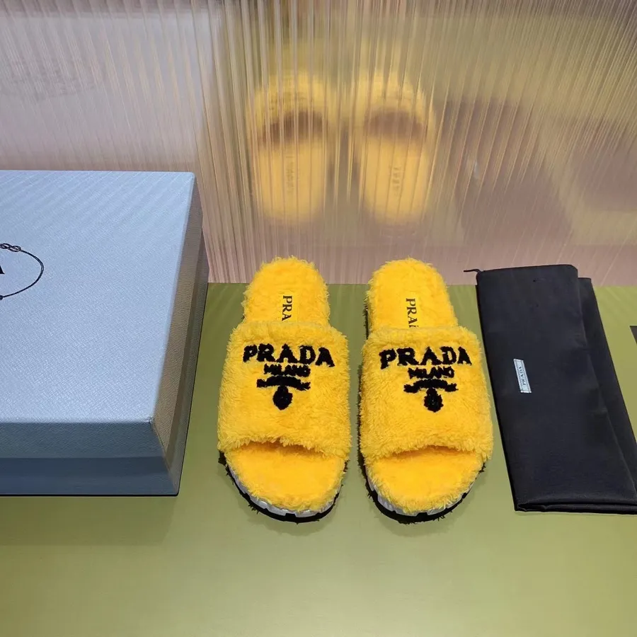 Prada Fur Slide Sandalskin Couro De Bezerro Coleção Outono/inverno 2021, Amarelo/preto