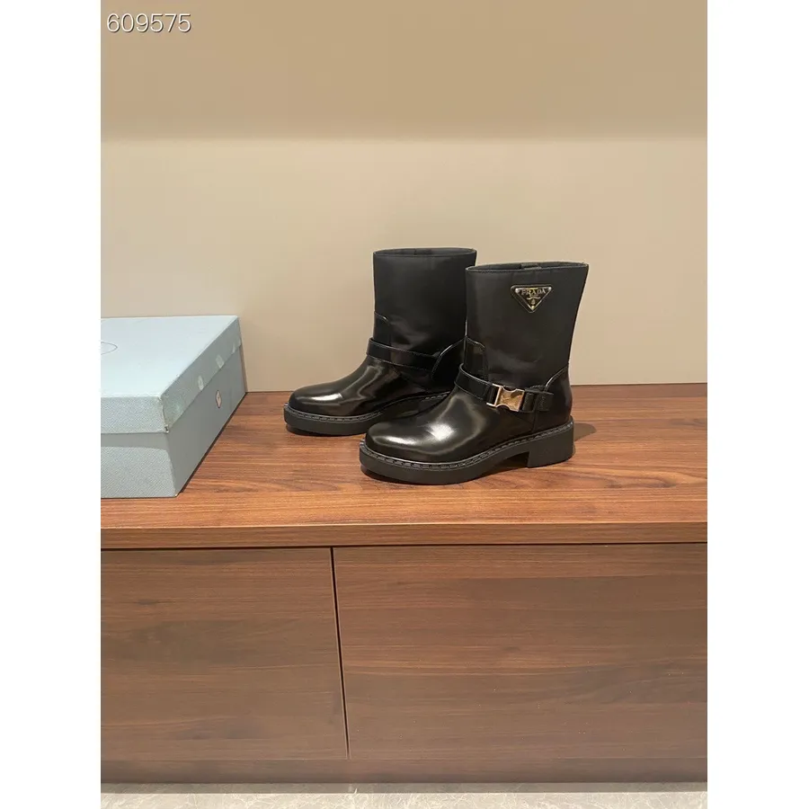 Prada Stiefeletten Mit Seitlicher Schnalle, Kalbsleder, Herbst-/winterkollektion 2021, Schwarz